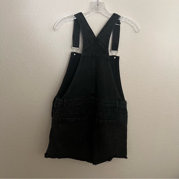 Wild Honey Black Distressed Shorts Overalls Size: M - Picture 8 of 8
